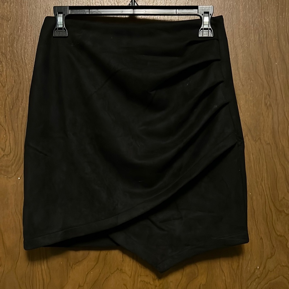 NWT Mangopop black ruched asymmetrical skirt size S